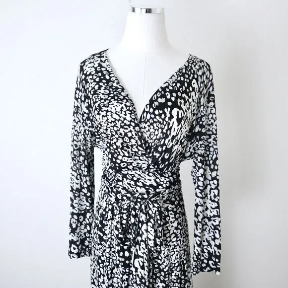 Max Mara IT 42 US 8 Soft Jersey Knit Tie Waist V Neck Dress Black Leopard Print - Picture 4 of 10
